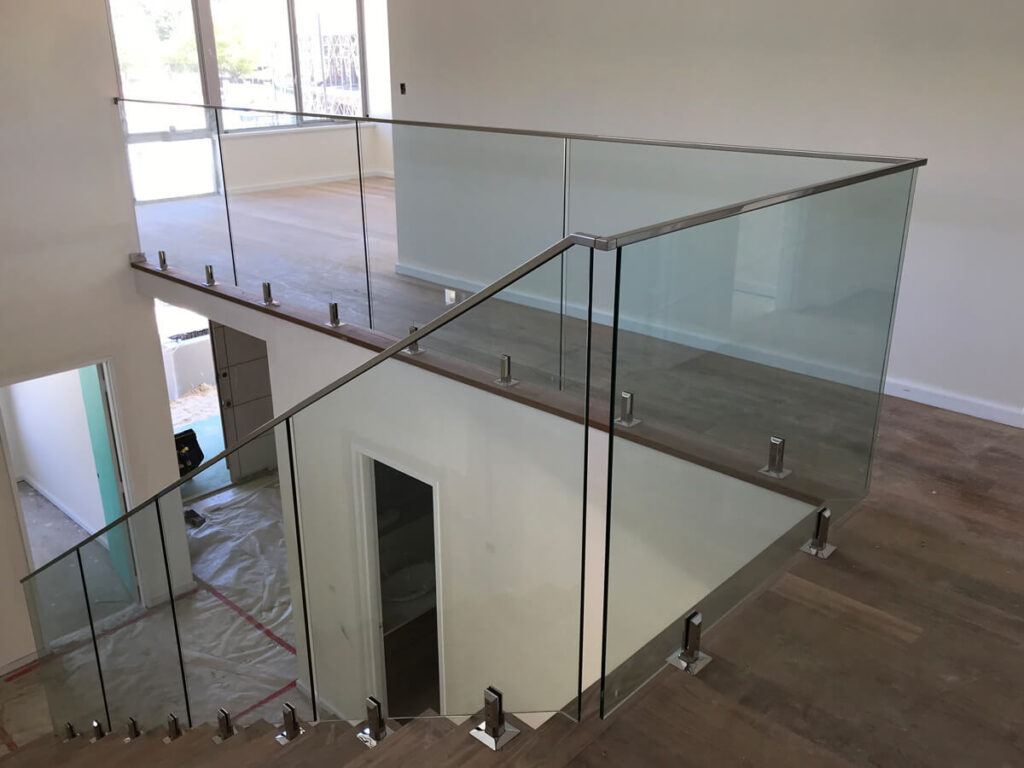 Rampe pour escalier interieur en verre