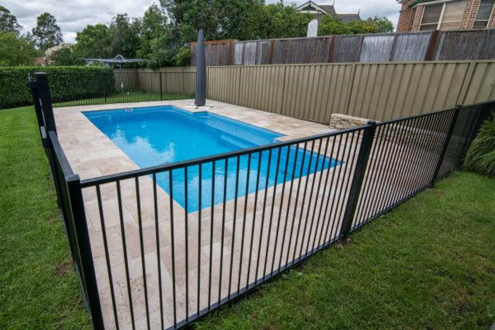 Barriere de securite pour piscine en metal